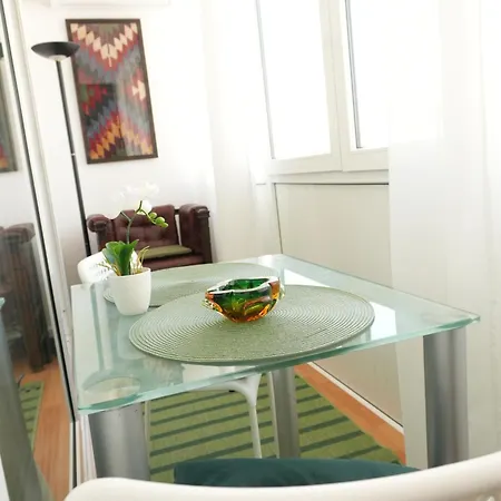 Bucharest Central Studio * Βουκουρέστι